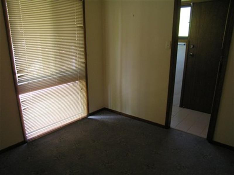 8 Daley Avenue, Daleys Point NSW 2257