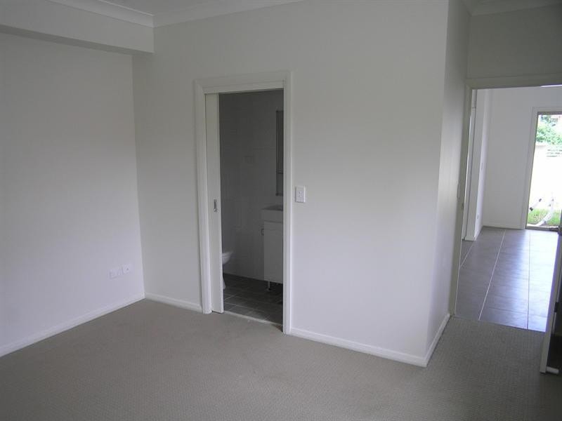 2/8 Warrigal Street, Blackwall NSW 2256