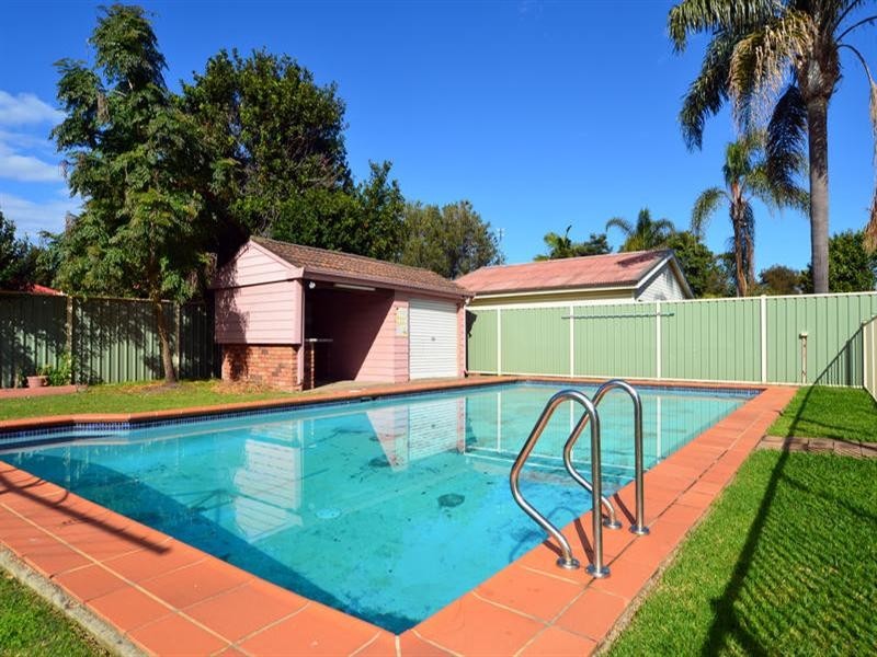 16 Attunga Close, St Huberts Island NSW 2257