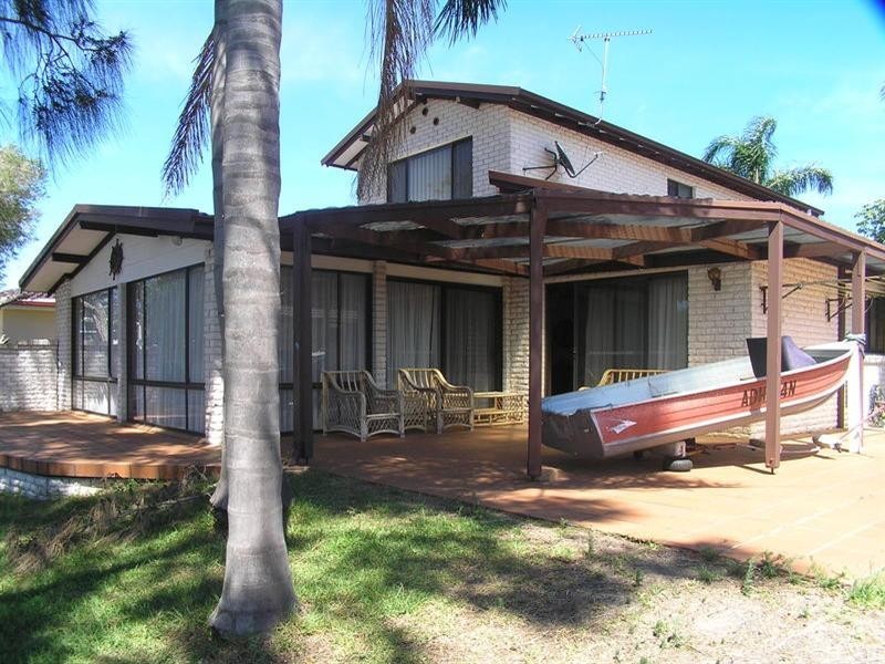 9 Nautilus Crescent, St Huberts Island NSW 2257
