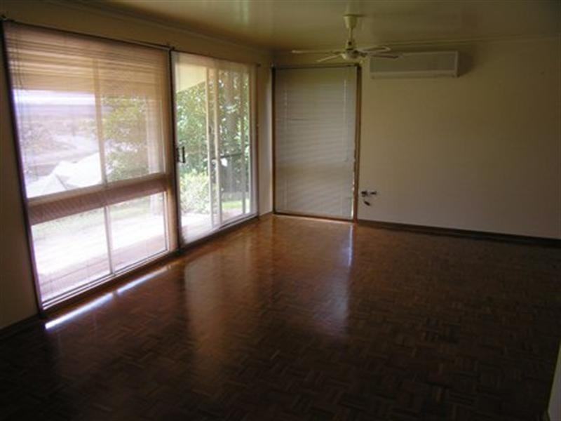 8 Daley Avenue, Daleys Point NSW 2257