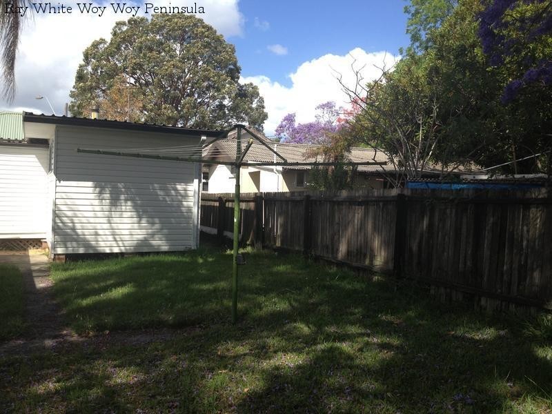 17 Rawson Road, Woy Woy NSW 2256