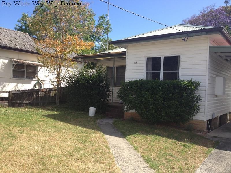 17 Rawson Road, Woy Woy NSW 2256