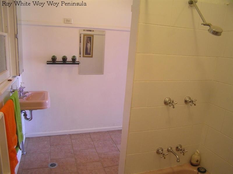 43 Ocean Beach Road, Woy Woy NSW 2256