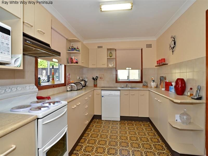 4 Gross Avenue, Umina Beach NSW 2257