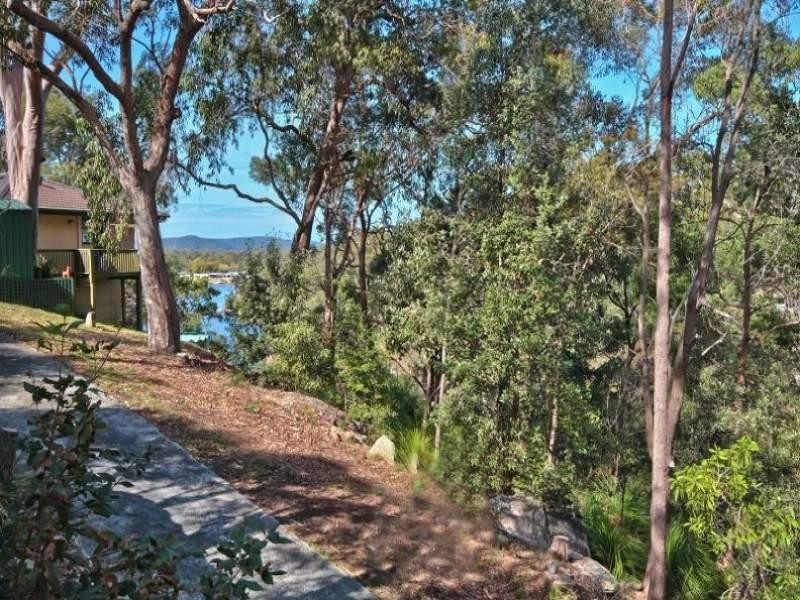 37 Gabagong Road, Horsfield Bay NSW 2256