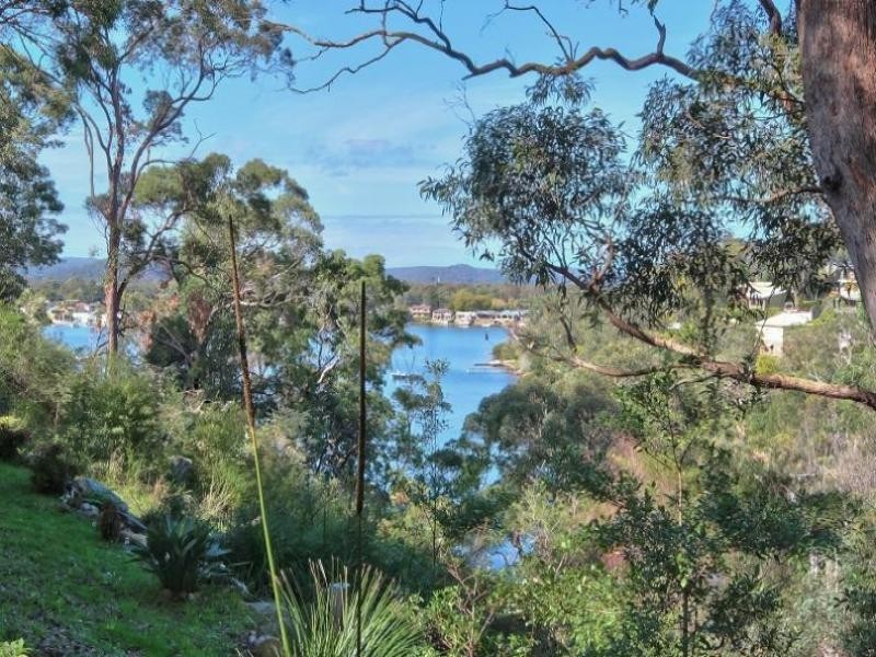 37 Gabagong Road, Horsfield Bay NSW 2256