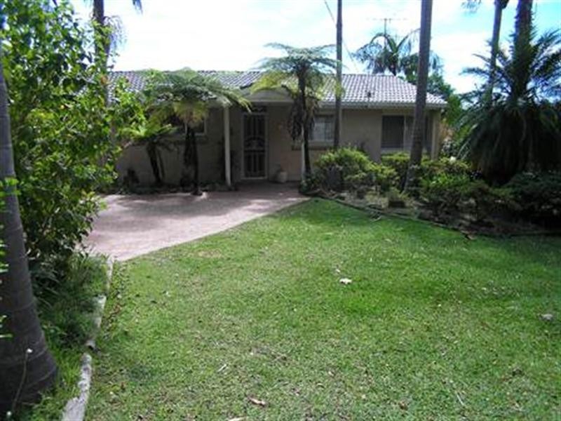 8 Daley Avenue, Daleys Point NSW 2257