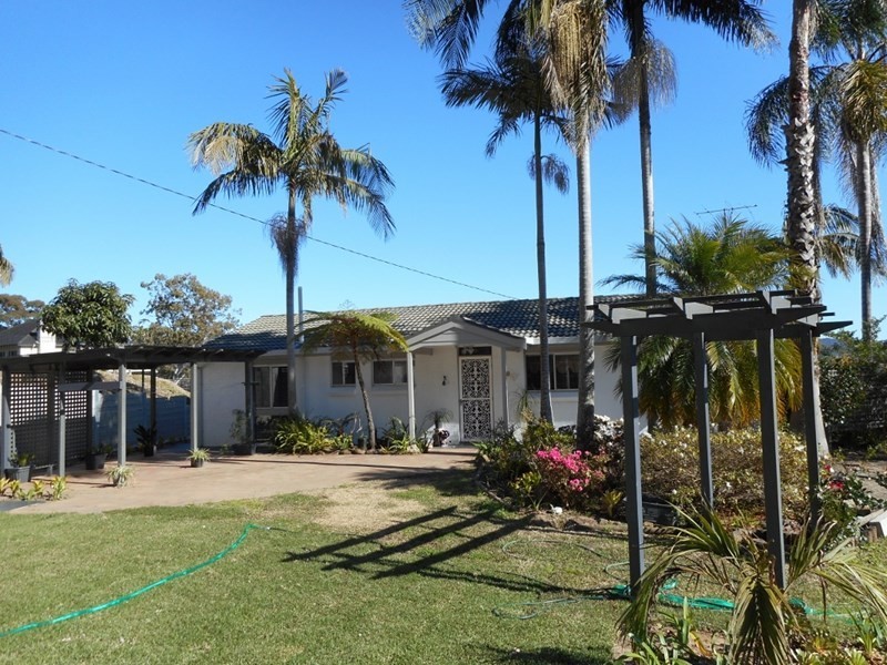 8 Daley Avenue, Daleys Point NSW 2257