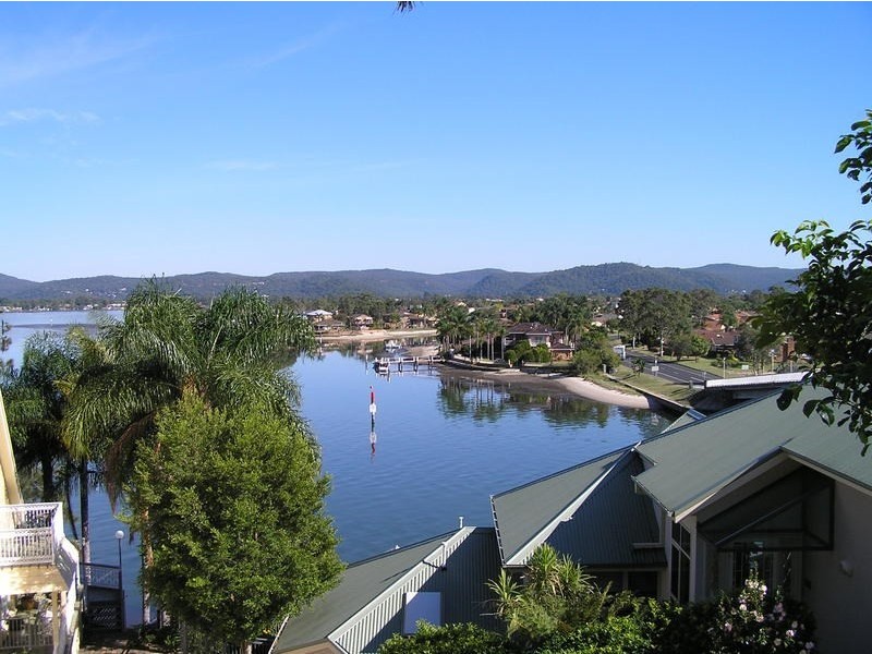 8 Daley Avenue, Daleys Point NSW 2257