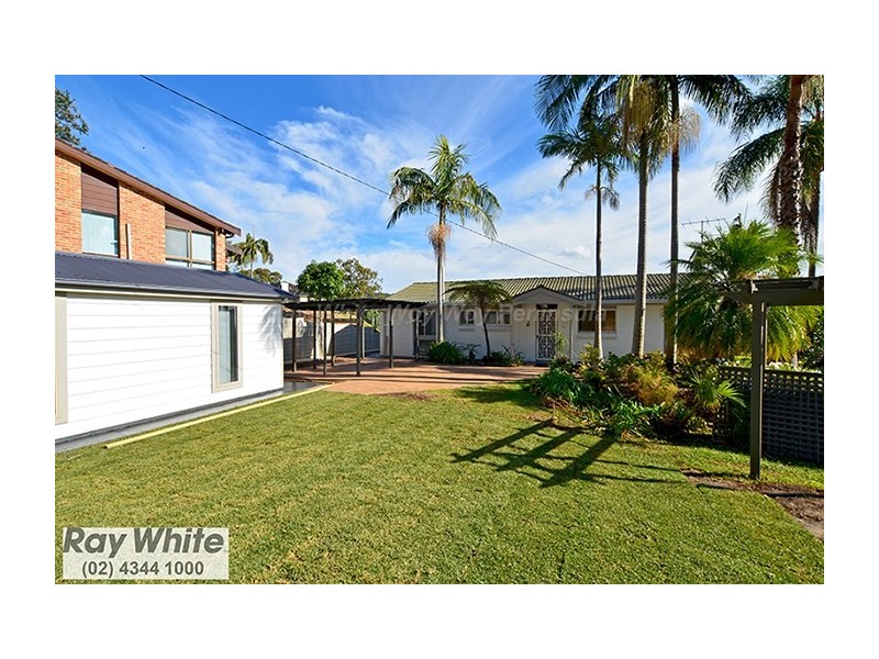 8 Daley Avenue, Daleys Point NSW 2257