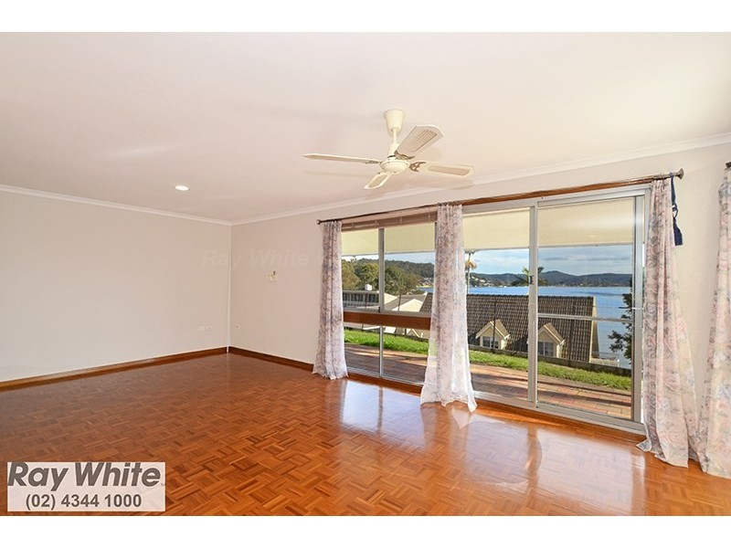 8 Daley Avenue, Daleys Point NSW 2257