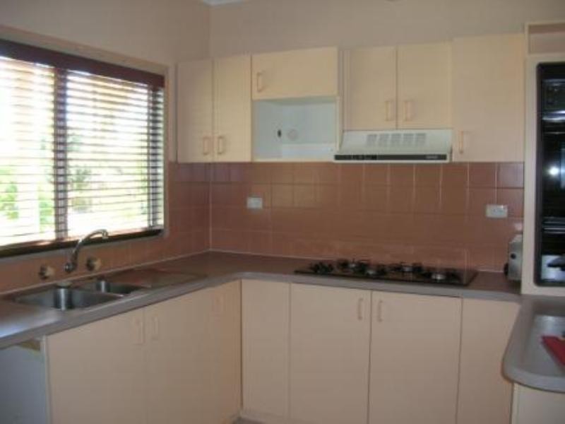 1 Healey, Katherine NT 0850