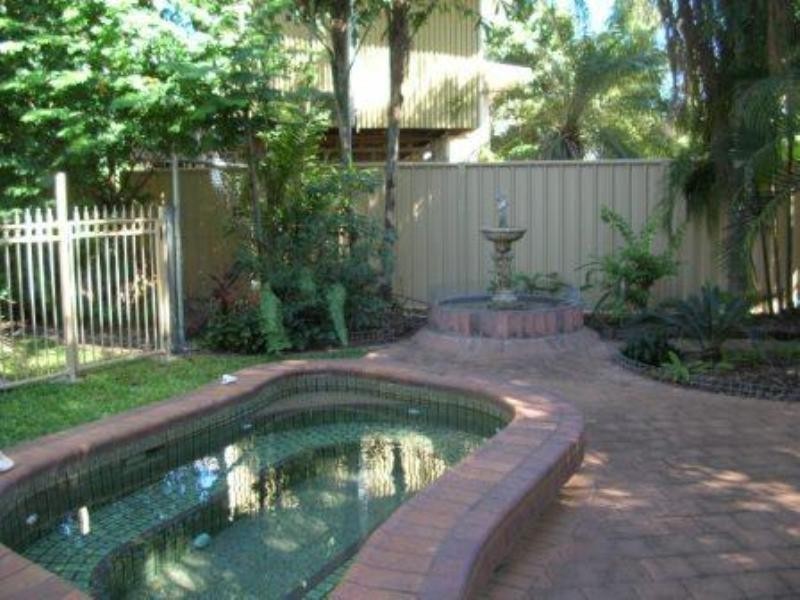 1 Healey, Katherine NT 0850