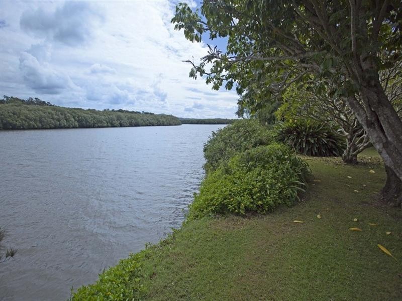 211 Pacific Highway, Broadwater NSW 2472