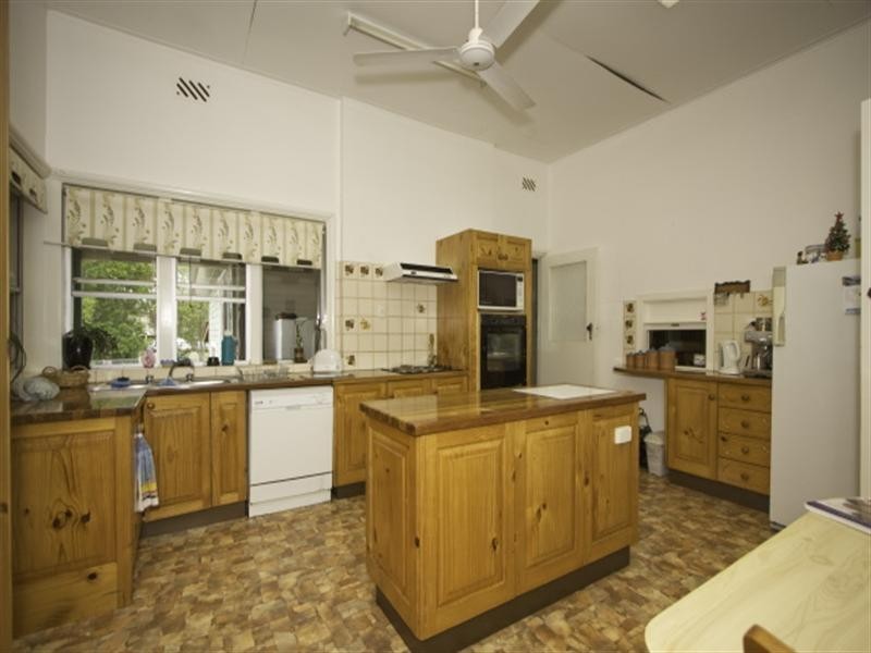 211 Pacific Highway, Broadwater NSW 2472