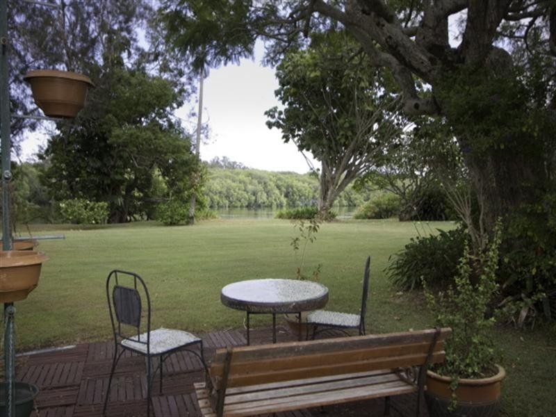 211 Pacific Highway, Broadwater NSW 2472