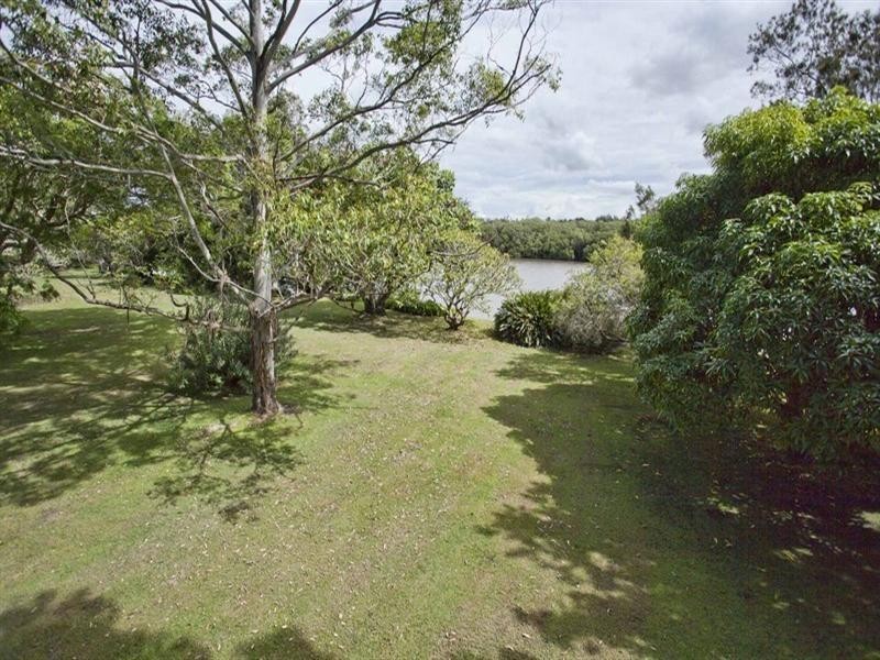 211 Pacific Highway, Broadwater NSW 2472