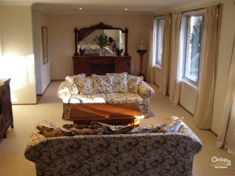 8 McConnell Drive, Richmond Hill NSW 2480