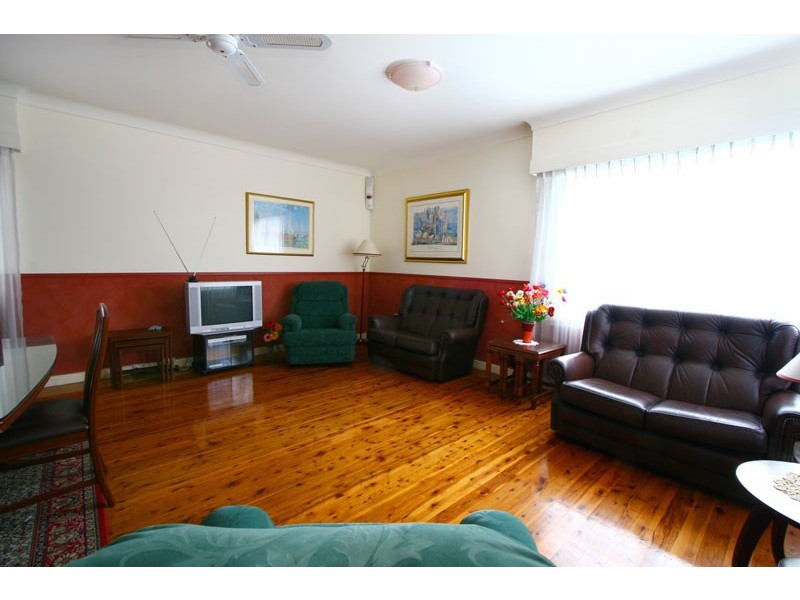 37 Byrarong Avenue, Mangerton NSW 2500