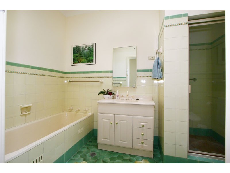 37 Byrarong Avenue, Mangerton NSW 2500