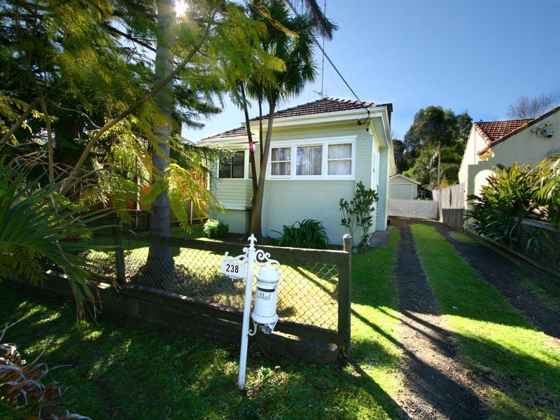 238 Gladstone Avenue, Mount Saint Thomas NSW 2500