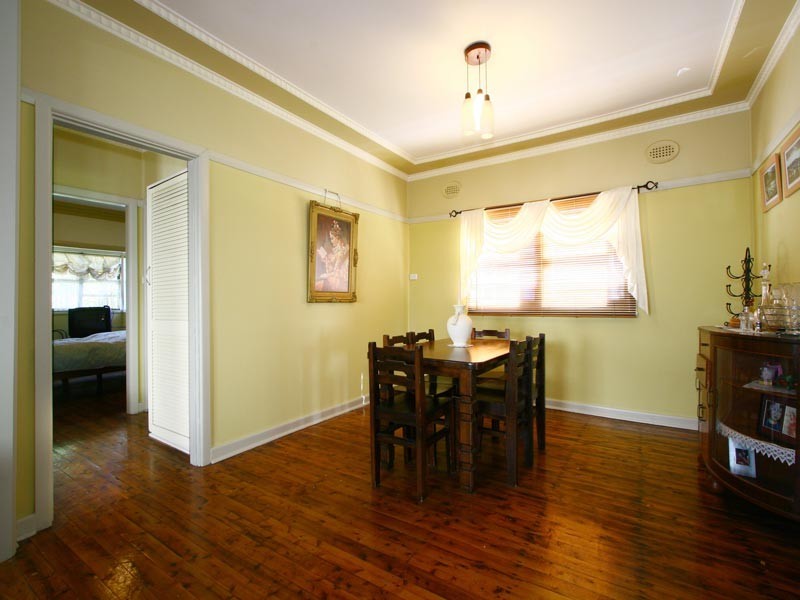 238 Gladstone Avenue, Mount Saint Thomas NSW 2500