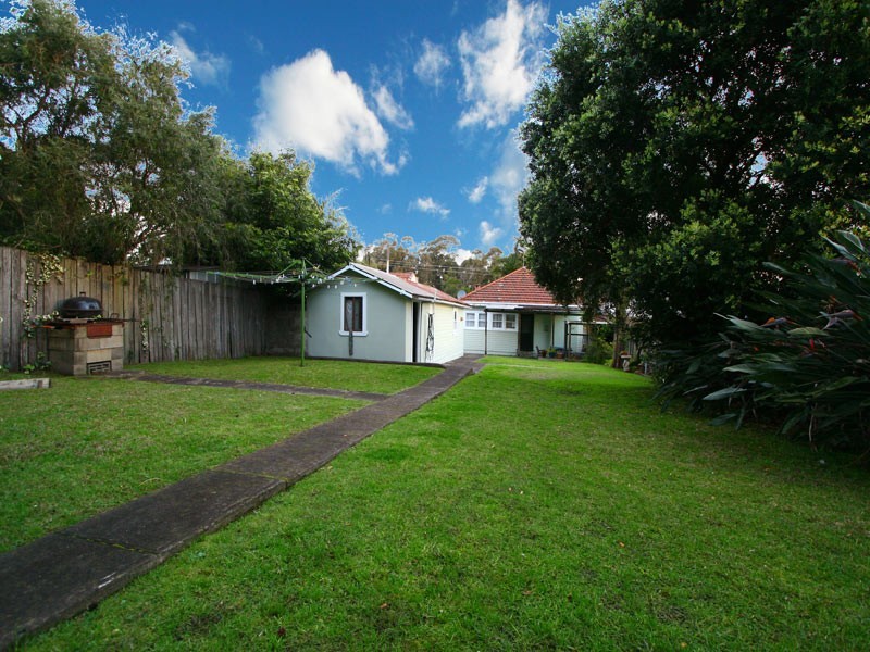 238 Gladstone Avenue, Mount Saint Thomas NSW 2500