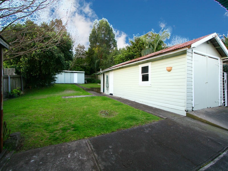 238 Gladstone Avenue, Mount Saint Thomas NSW 2500