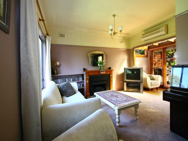 35 Ocean Street, Mount Saint Thomas NSW 2500