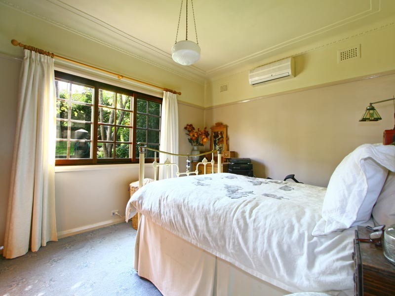 35 Ocean Street, Mount Saint Thomas NSW 2500