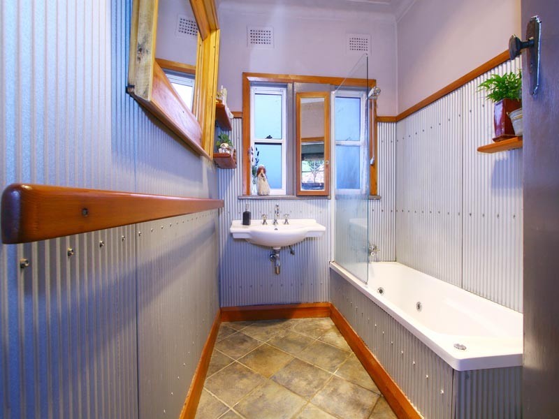 35 Ocean Street, Mount Saint Thomas NSW 2500