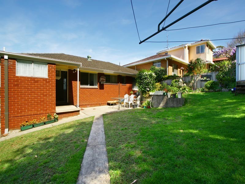 28 Nardoo Crescent, Thirroul NSW 2515