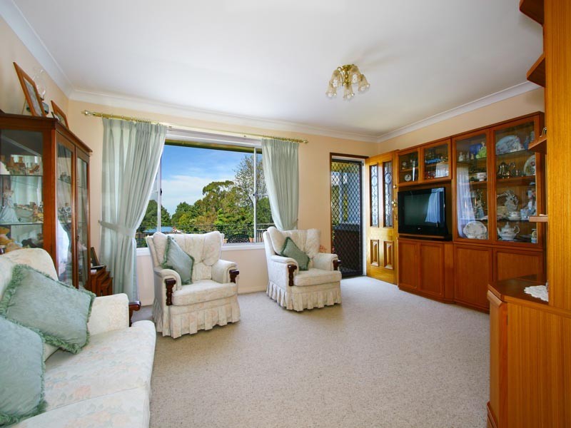 28 Nardoo Crescent, Thirroul NSW 2515