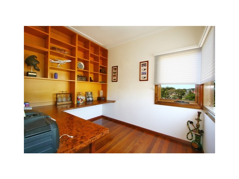 33 Byrarong Avenue, Mangerton NSW 2500