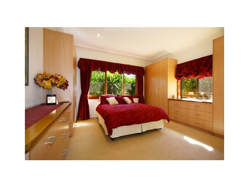 33 Byrarong Avenue, Mangerton NSW 2500