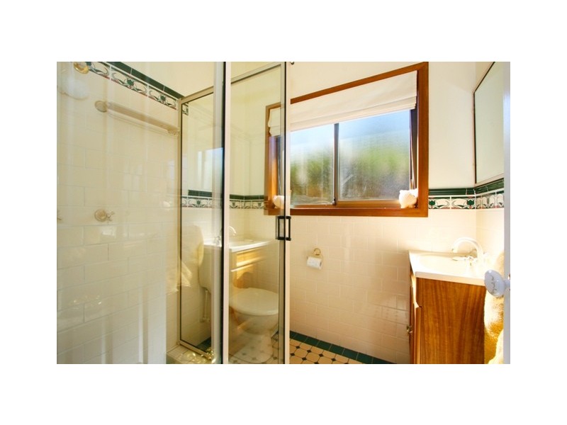 33 Byrarong Avenue, Mangerton NSW 2500