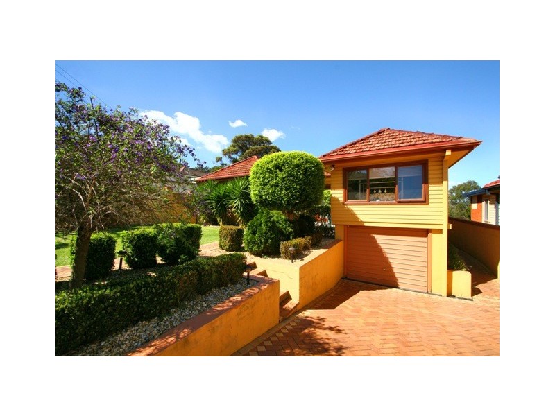 33 Byrarong Avenue, Mangerton NSW 2500