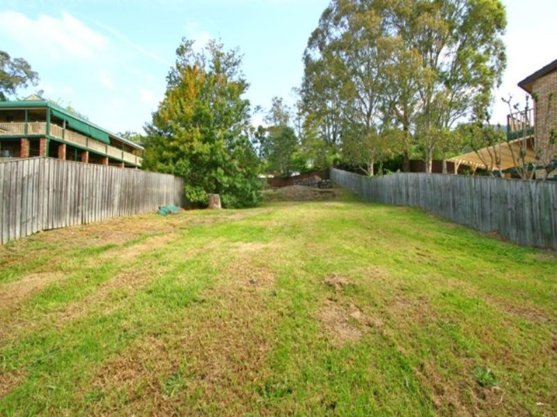 17 Avon Parade, Mount Kembla NSW 2526
