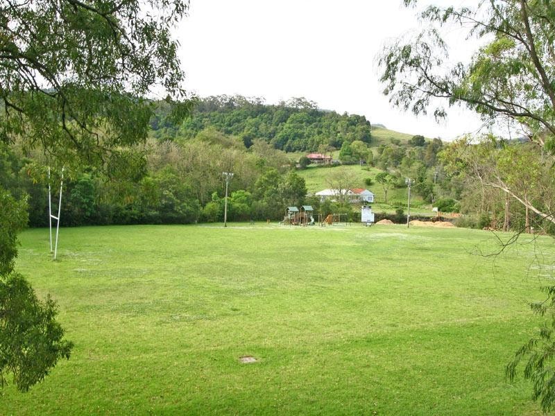 17 Avon Parade, Mount Kembla NSW 2526