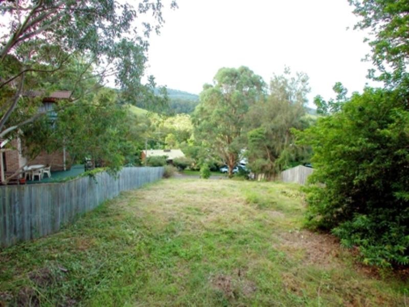 17 Avon Parade, Mount Kembla NSW 2526