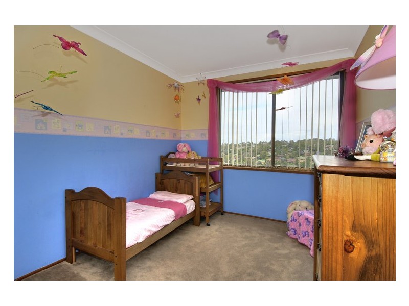15 Silvertop Parade, Cordeaux Heights NSW 2526