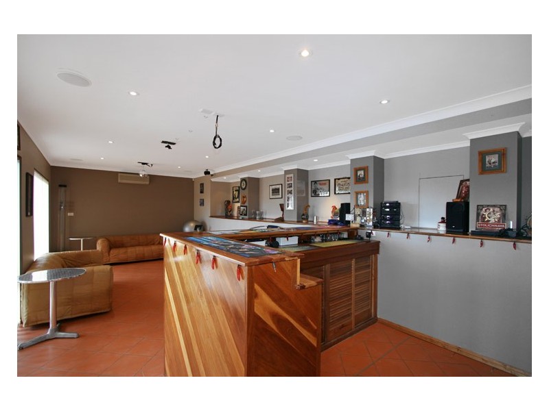 15 Silvertop Parade, Cordeaux Heights NSW 2526