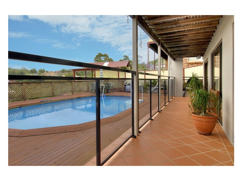 15 Silvertop Parade, Cordeaux Heights NSW 2526