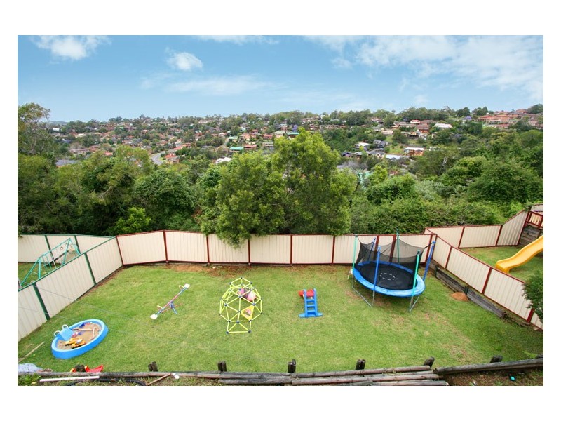 15 Silvertop Parade, Cordeaux Heights NSW 2526