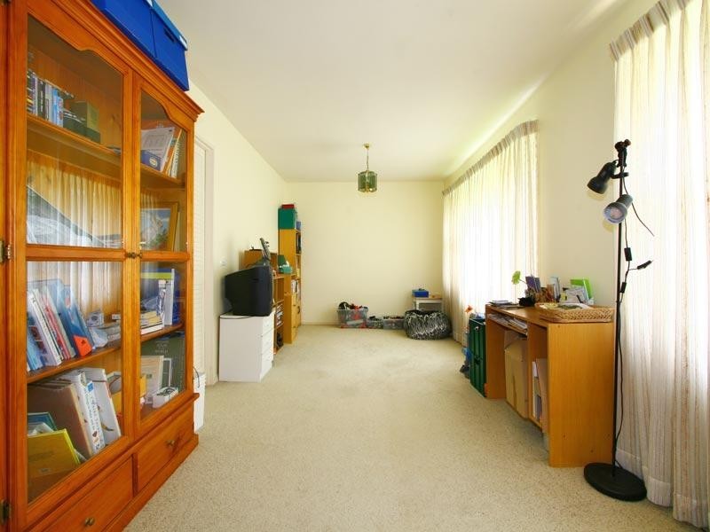 100 Jacaranda Avenue, Figtree NSW 2525