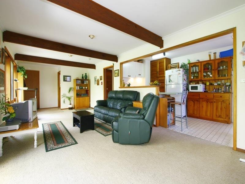 100 Jacaranda Avenue, Figtree NSW 2525