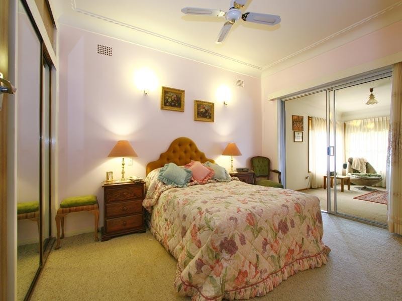 18 McLean Avenue, Fairy Meadow NSW 2519