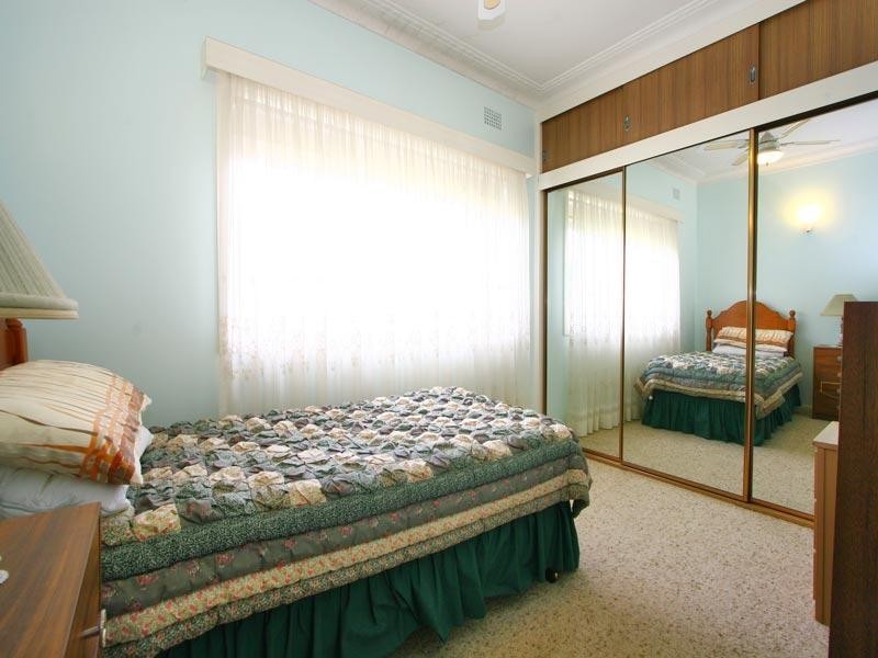 18 McLean Avenue, Fairy Meadow NSW 2519