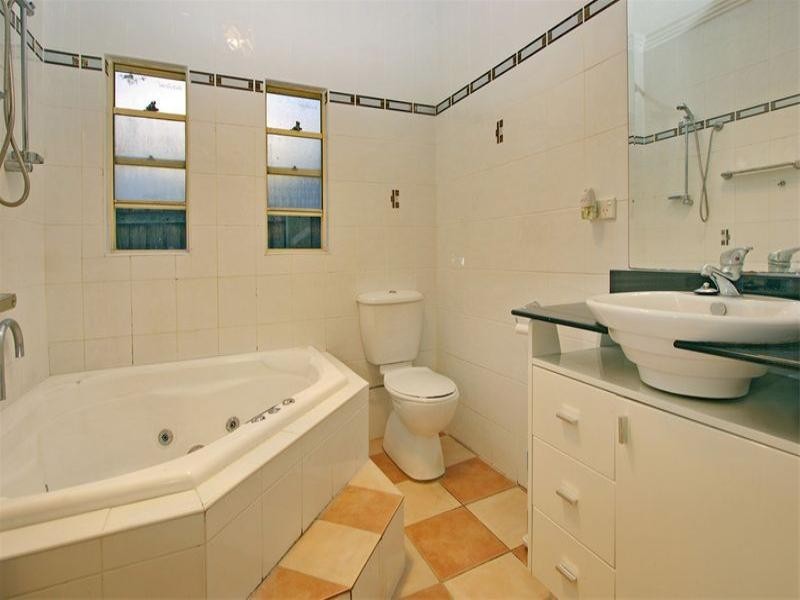 6 Harold Street, Coniston NSW 2500